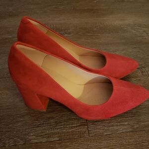 Clarks | Red Suede Pumps